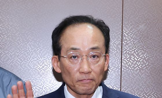 손인사하는 추경호 후보