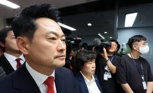 노태악 위원장 면담 기다리는 장동혁 대표