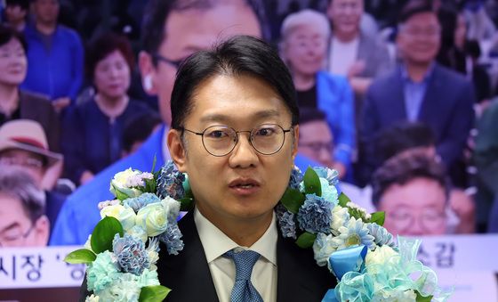 당선 확실시되자 소감 밝히는 김남준 후보