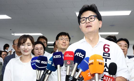 아내에게 감사 인사 전하는 한동훈 후보