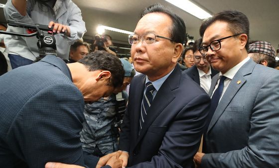 김부겸 '아쉬움 남긴 채'