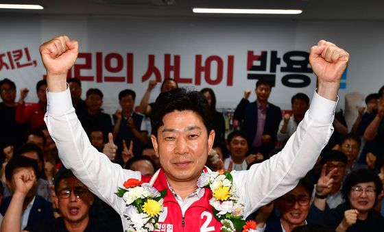 박용선 국힘 포항시장 후보 세리머니