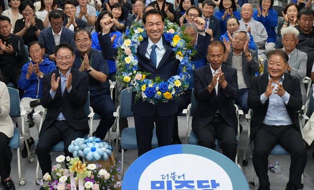 강원지사 당선된 우상호 후보