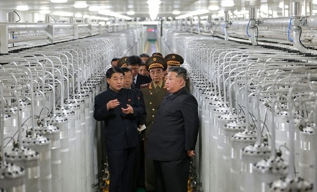 김정은, 새 핵물질 생산공장 시찰