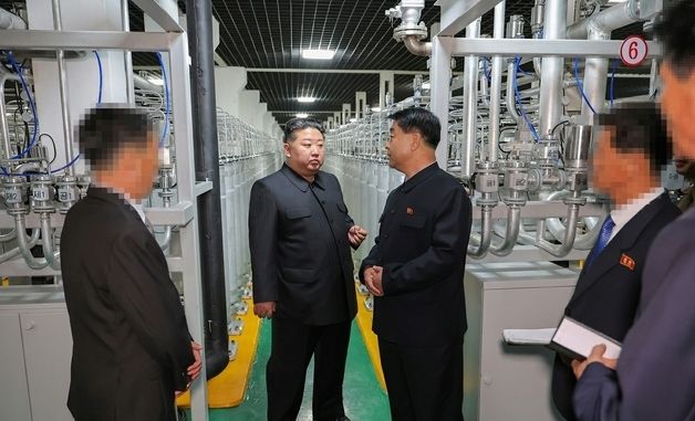 김정은 "핵무력 새로운 다음 단계 이행할 수 있는 성숙된 환경"