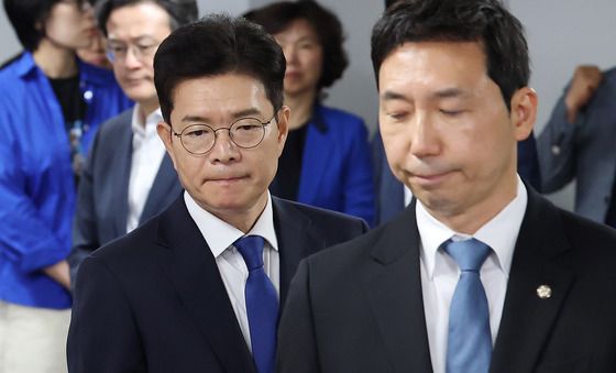 캠프 들어서는 정원오 후보