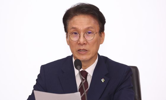 발언하는 김민석 총리