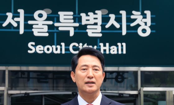 시청에서 인사말하는 오세훈