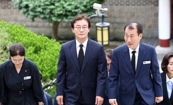 충렬사 찾은 전재수 부산시장 당선인
