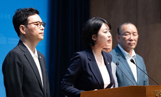 '보수 재건' 기자회견하는 배현진 국민의힘 서울시당위원장