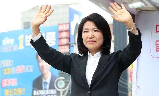 당선 인사하는 이진숙