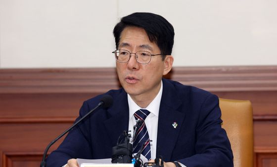 민생물가 특별관리 관계장관TF 모두 발언하는 황종우 장관