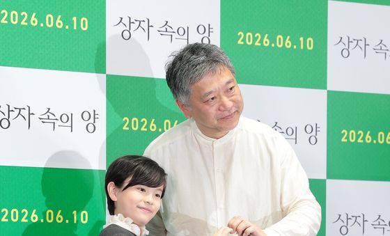 '상자 속의 양' 고레에다 히로카즈 감독과 쿠와키 리무