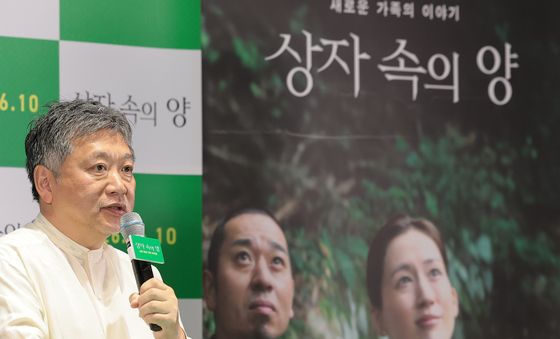 인사말 하는 고레에다 히로카즈 감독