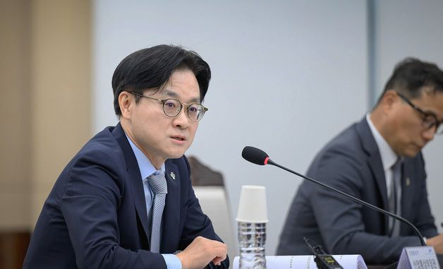 방위산업발전협의회 모두발언하는 김정관 장관