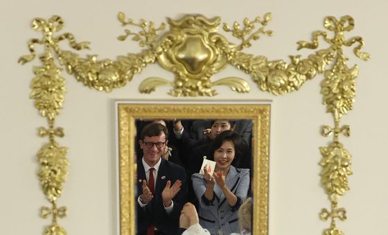 한·프랑스 수교 140주년 기념공연 관람하는 김혜경 여사