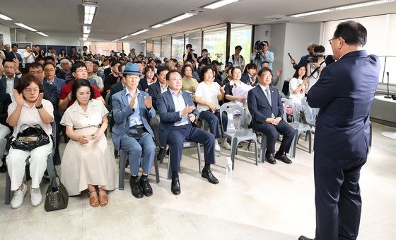 김부겸 "희망캠프 여러분 감사합니다"
