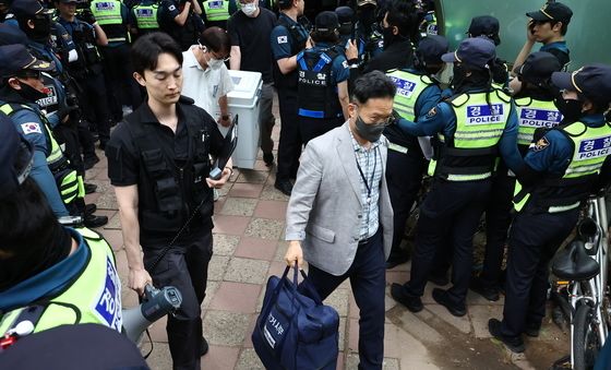 잠실7동 제2투표소 투표함 이송