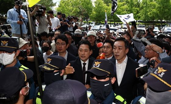 장동혁 대표, 송파 개표소 도착
