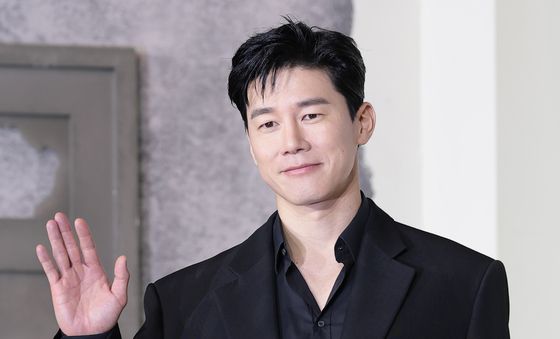 김무열, 교권보호국 감독관 나화진