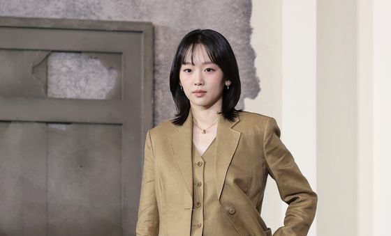 진기주, 부드러운 카리스마