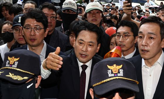 송파 개표소 도착한 장동혁 대표