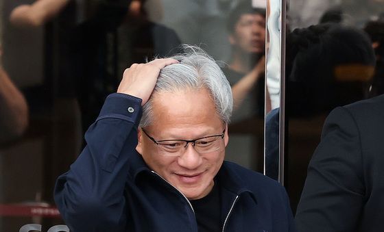 한국 찾은 젠슨 황