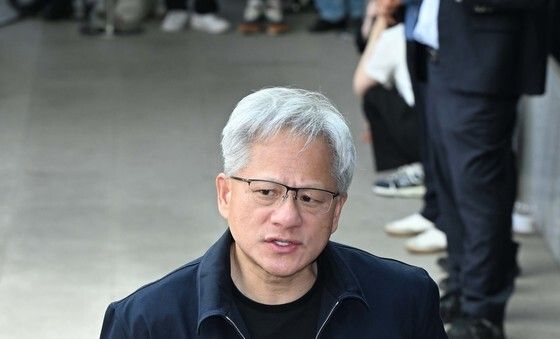 방한해 한국 취재진 만난 젠슨 황 CEO