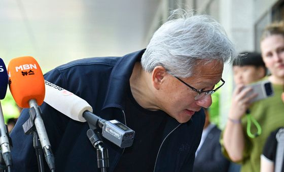 '방한' 취재진 만난 젠슨 황 엔비디아 CEO