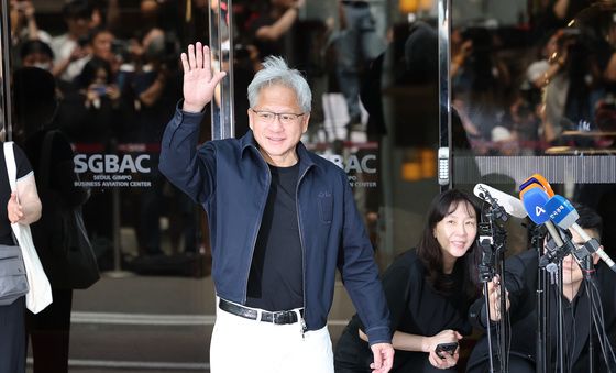 젠슨 황 "한국, 세계적 제조 중심지…로봇·피지컬AI 적용 가능"