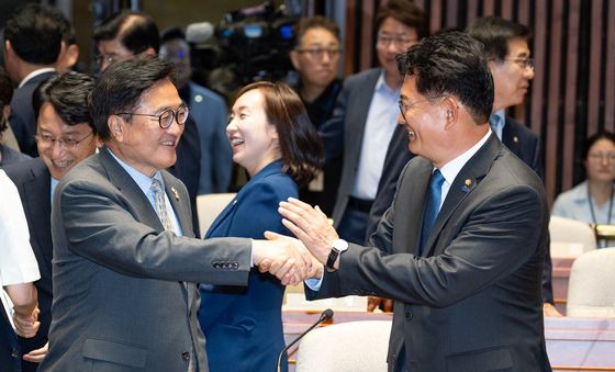 송영길 의원 환영하는 우원식 전 의장