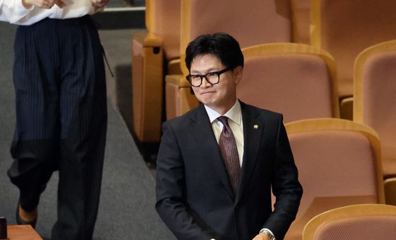 한동훈 '국회 본회의 첫 투표'
