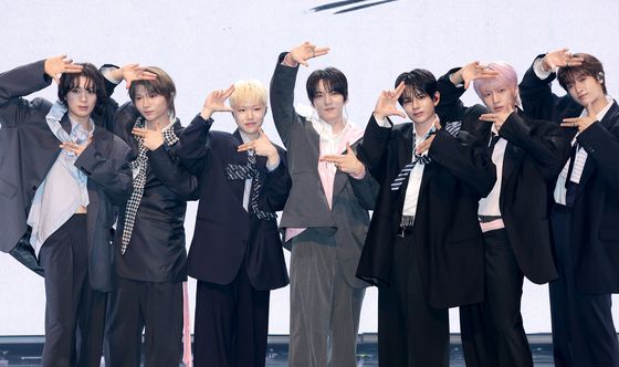 네이즈, 여심저격 눈빛
