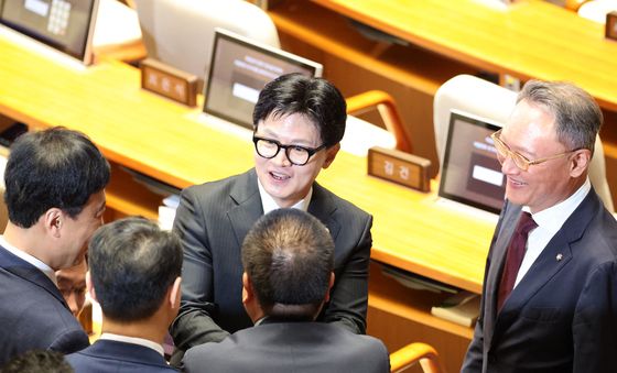본회의 참석한 한동훈 의원