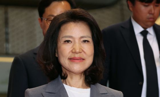 국회로 등청하는 이진숙 의원