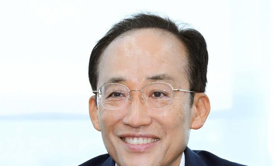미소짓는 추경호 대구시장 당선인