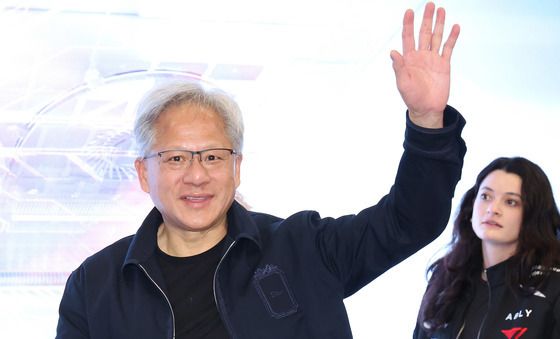 젠슨 황 'T1과의 만남을 마치고'