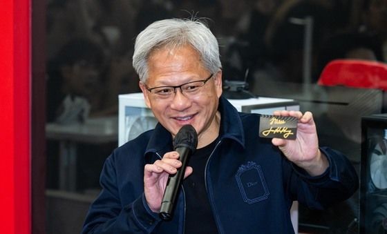 RTX 스파크 든 젠슨 황