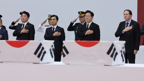 국민의례하는 이재명 대통령