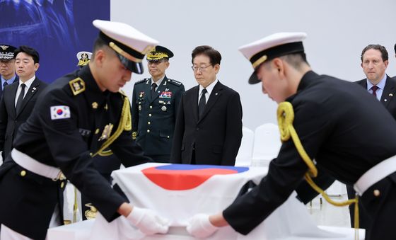 한미 6·25전사자 유해 상호봉환식 참석한 이재명 대통령