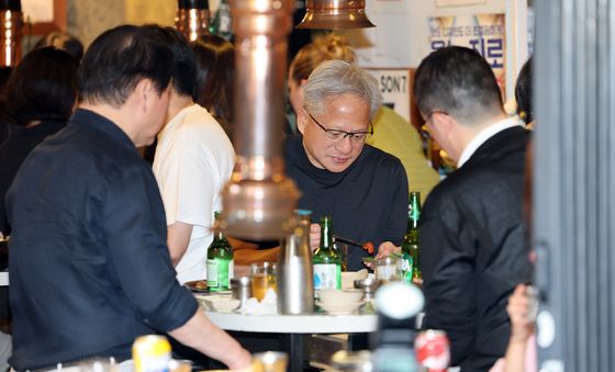 국내 기업인들과 회동하는 젠슨 황 CEO