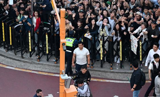 '젠슨 황 보러 왔어요'