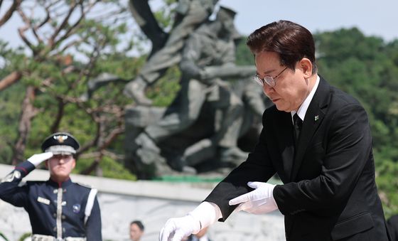 분향하는 이재명 대통령