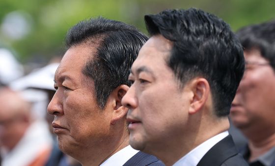 현충일 추념식 참석한 정청래·장동혁 대표