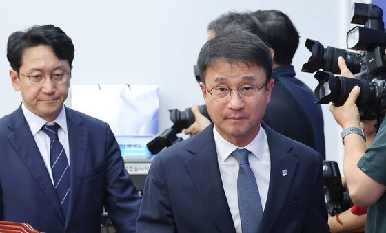한병도 원내대표, 긴급 기자간담회 참석
