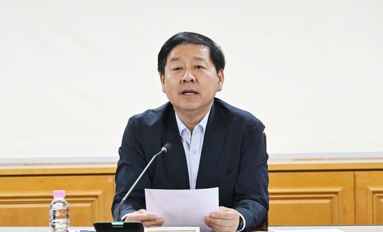 긴급 시장상황점검회의 주재하는 구윤철 부총리
