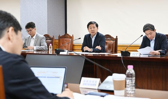 구윤철 부총리, 긴급 시장상황점검회의 주재