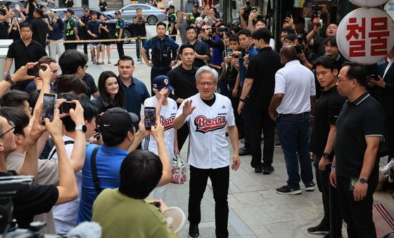 '깐부치킨' 들어가는 젠슨 황