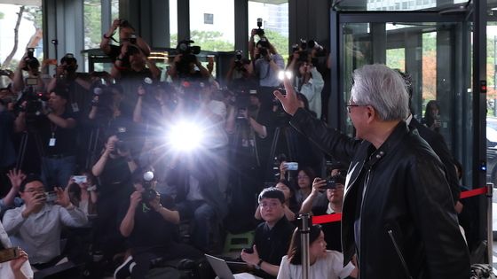 SK본사 찾은 젠슨 황