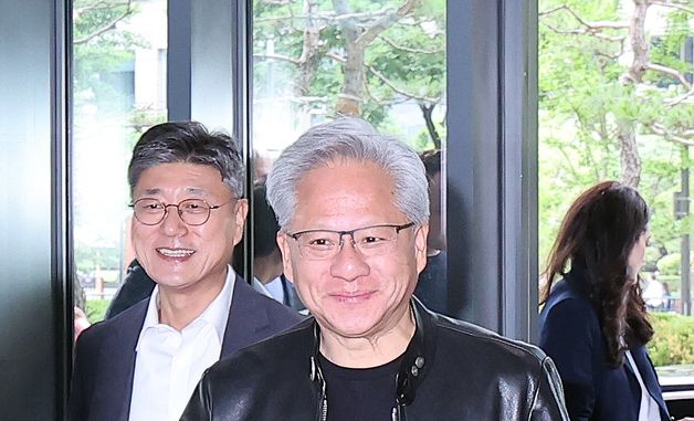 엔비디아·SK 협력안 발표 위해 SK 본사 찾은 젠슨 황